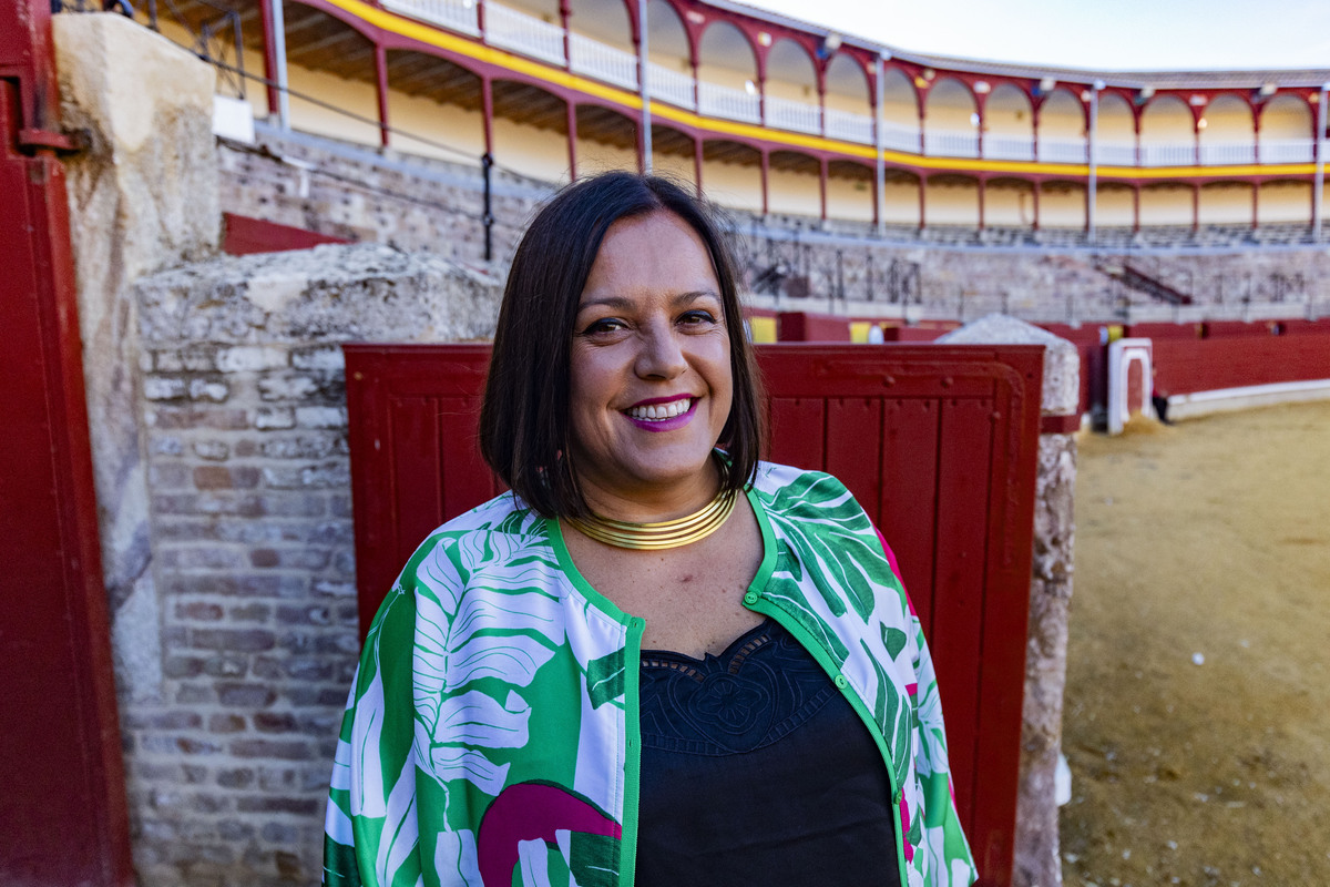 Presentción de la Escuela Taurina de Ciudad Real, con Anibal Ruiz y Carlos Aranda, como profesores de la escuela taurina, y Fatima de la Flor, como concejala de festejos en la Plaza de toros  / RUEDA VILLAVERDE