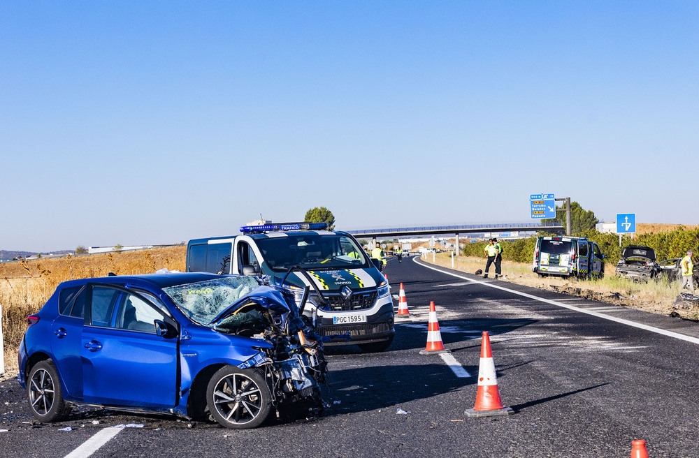 Dos muertos por un coche kamikaze en la A-43 en Torralba