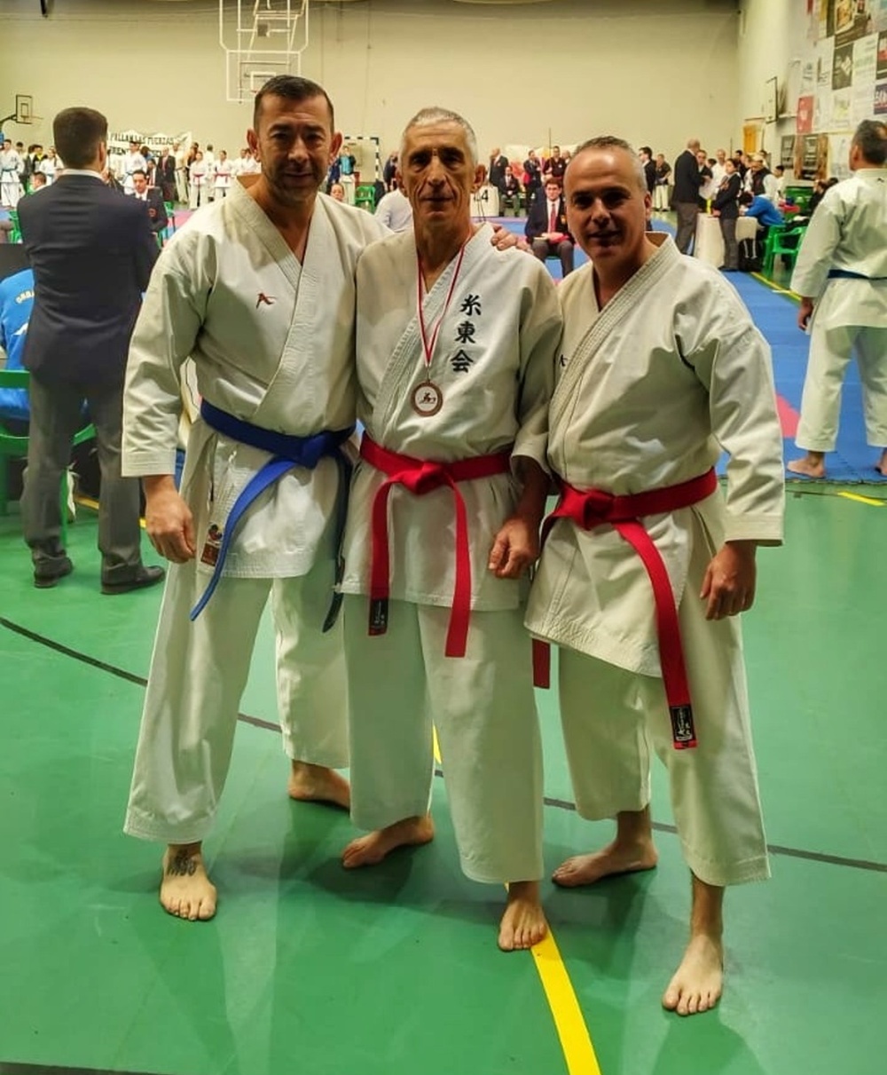 Ángel Jiménez, campeón regional de kata y kumite