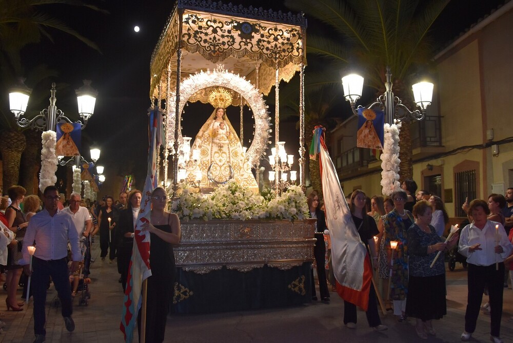 La Octava de la Virgen y la traca despiden la Feria