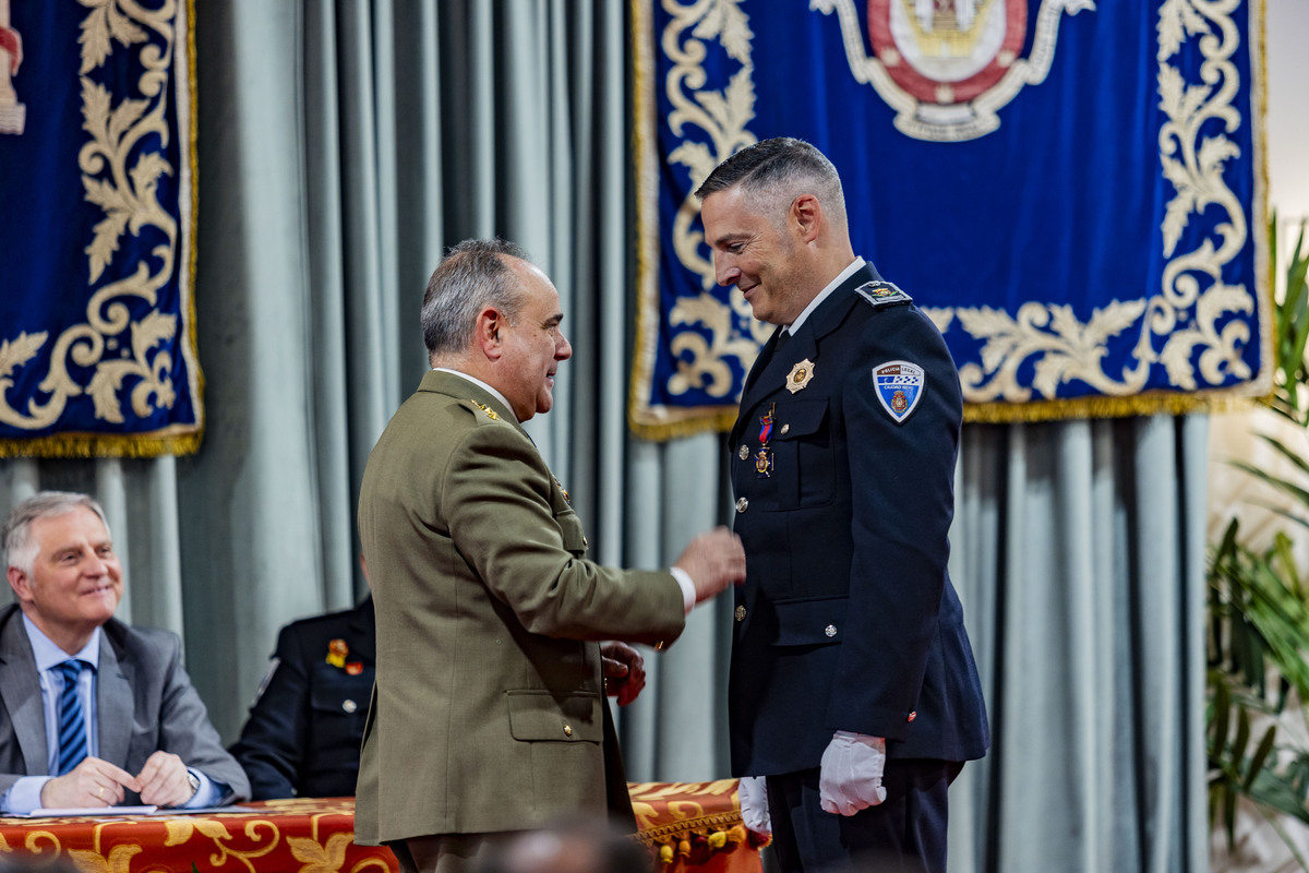 FESTIVIDAD DE LA POLICÍA LOCAL DE CIUDAD REAL, ENTREGA DE MEDALLAS Y DIPLOMAS, PATRÓN DE LA POLICÍA LOCAL DE CIUDAD REAL  / RUEDA VILLAVERDE