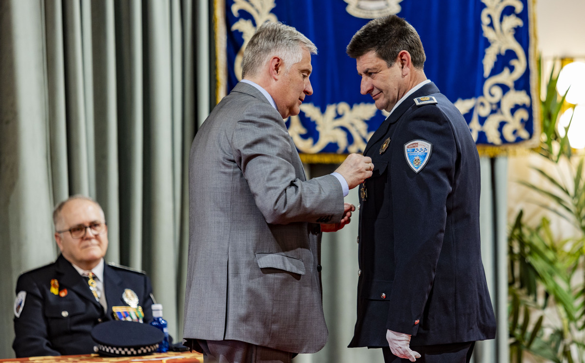 FESTIVIDAD DE LA POLICÍA LOCAL DE CIUDAD REAL, ENTREGA DE MEDALLAS Y DIPLOMAS, PATRÓN DE LA POLICÍA LOCAL DE CIUDAD REAL  / RUEDA VILLAVERDE