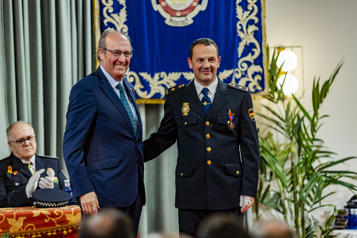 FESTIVIDAD DE LA POLICÍA LOCAL DE CIUDAD REAL, ENTREGA DE MEDALLAS Y DIPLOMAS, PATRÓN DE LA POLICÍA LOCAL DE CIUDAD REAL  / RUEDA VILLAVERDE