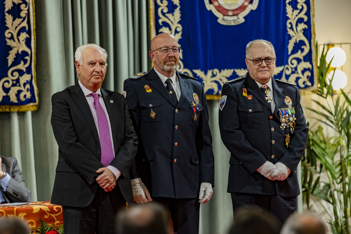 FESTIVIDAD DE LA POLICÍA LOCAL DE CIUDAD REAL, ENTREGA DE MEDALLAS Y DIPLOMAS, PATRÓN DE LA POLICÍA LOCAL DE CIUDAD REAL  / RUEDA VILLAVERDE