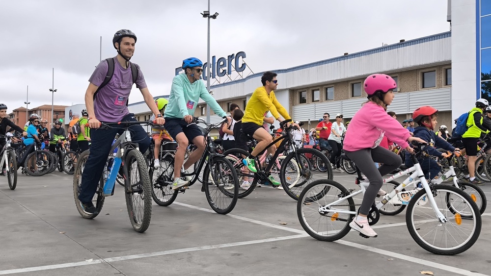 2.500 personas participan en el Día de la Bicicleta