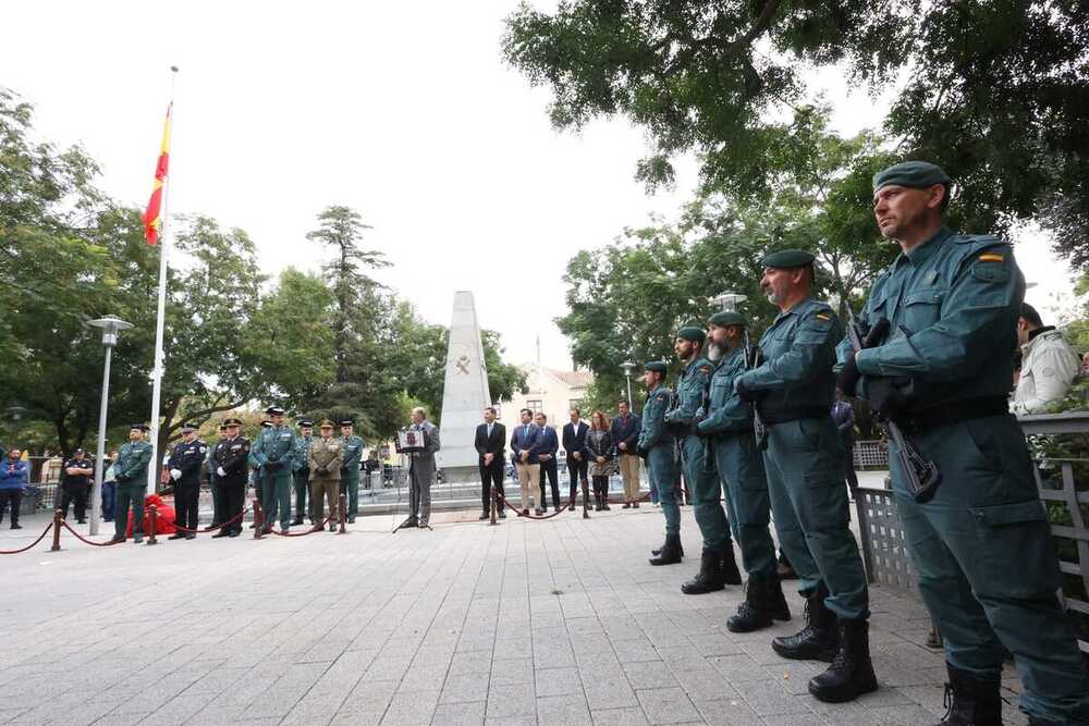 La Guardia Civil se une a los emblemas de los ejércitos