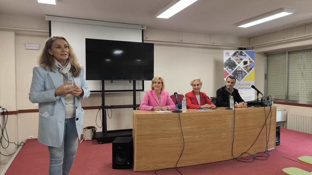 Alumnos conocen la importancia de la mujer rural