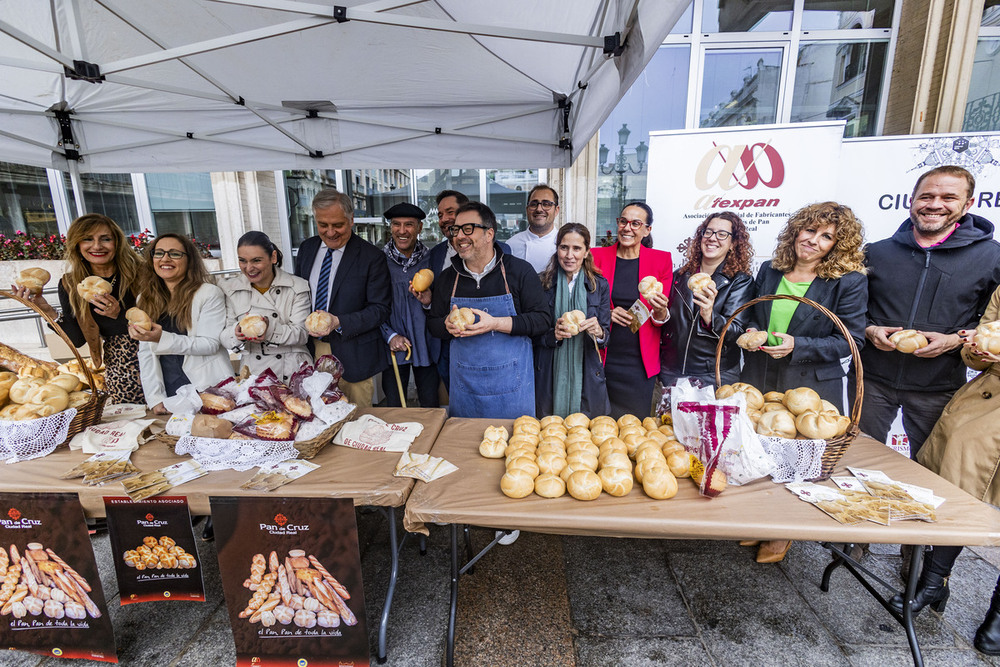 5.000 panes para celebrar el Día del Pan