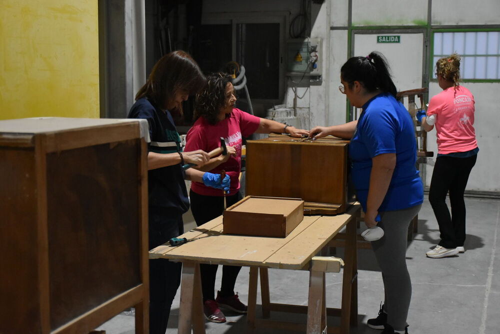 Daimiel lanza el taller de restauración de muebles