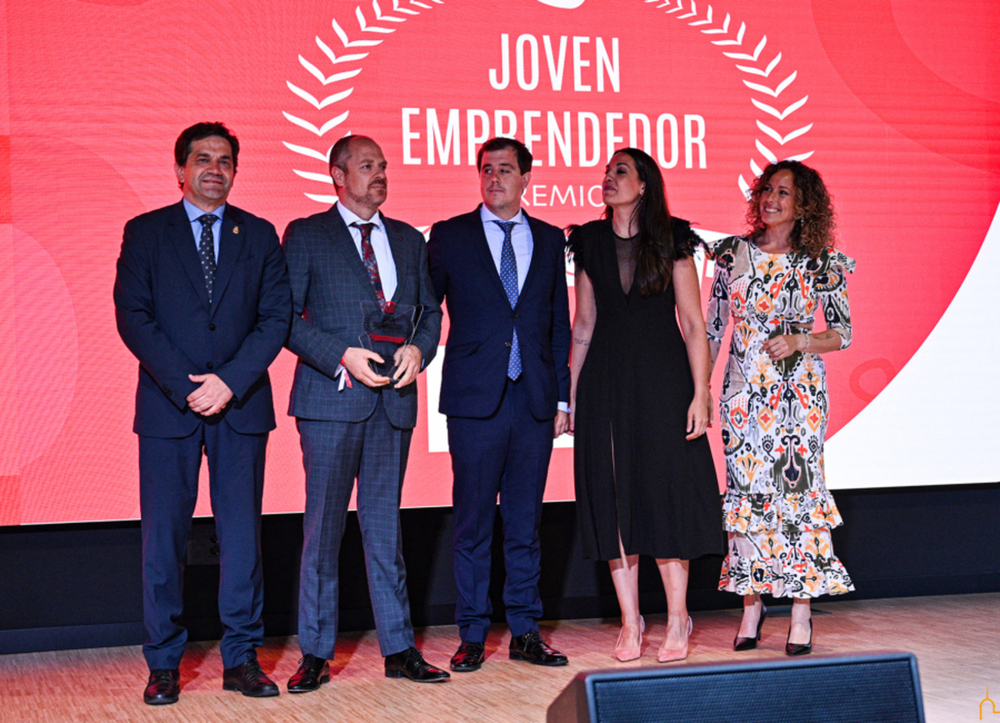 Valverde felicita a AJE por sus 30 años de asesoramiento 