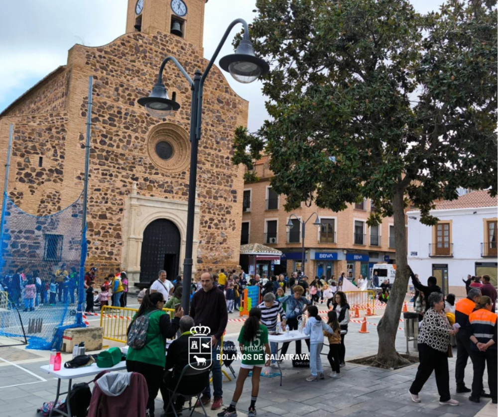 Juegos 'de toda la vida' toman la plaza de España de Bolaños