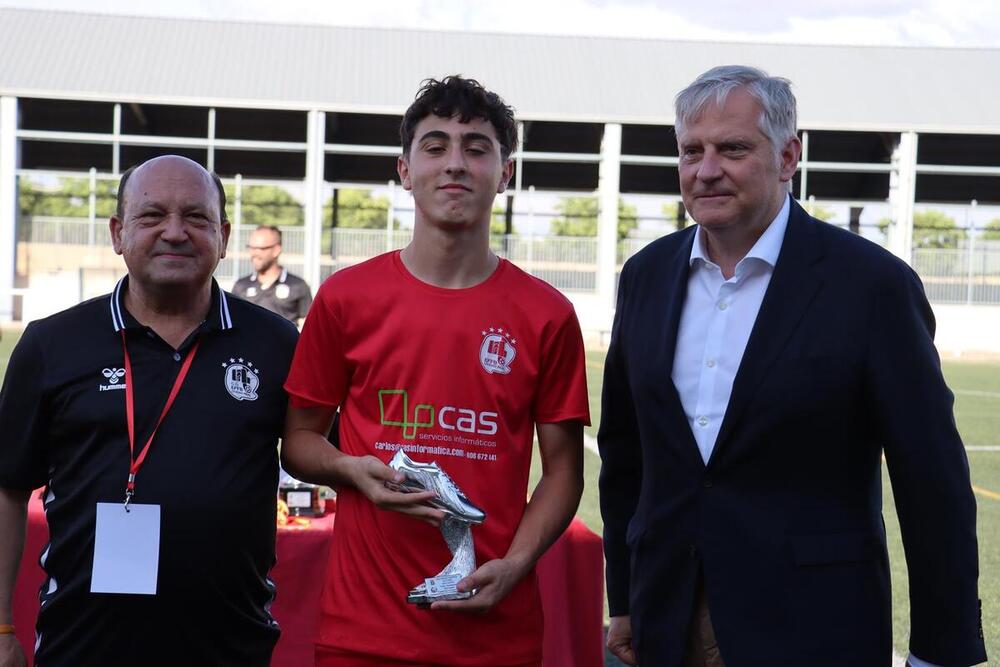 Los jugadores de la EFFB Ciudad Real celebran su victoria.