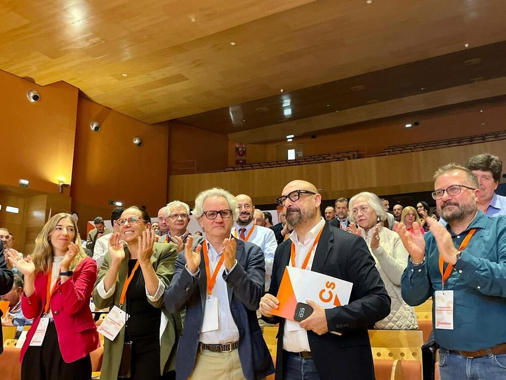 Jordi Cañas (segundo por la derecha), en la asamblea general de Ciudadanos en Ciudad Real.