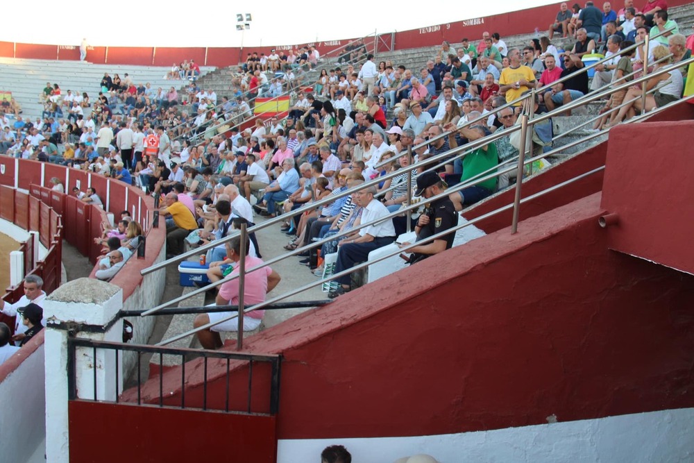 Manuel Escribano triunfa por entrega en Alcázar