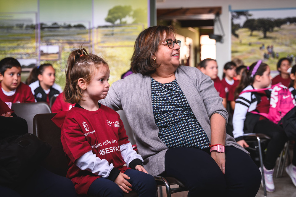 El CRA Valle de Alcudia estrena ‘Ninguna niña sin jugar'