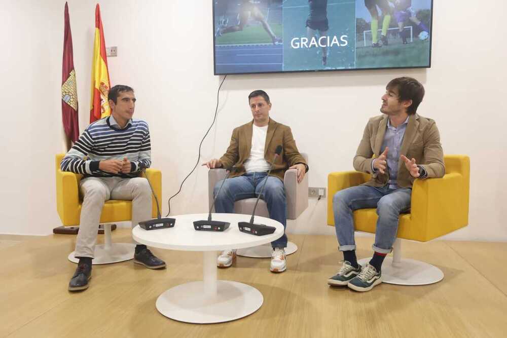 Imagen de la mesa redonda acerca de los talentos deportivos.