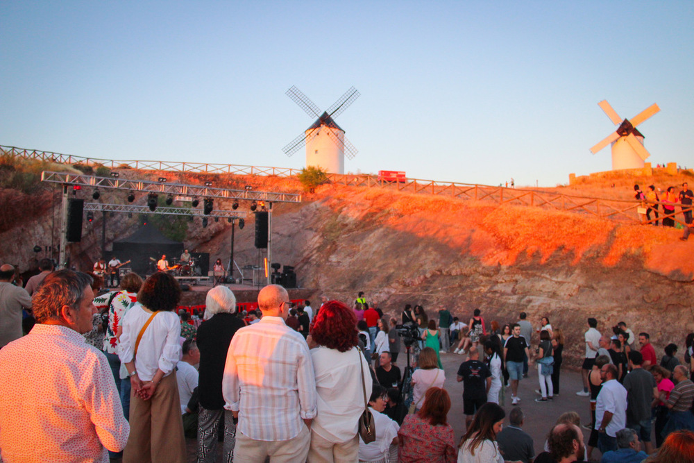 El solsticio de verano una la música de Karmento y Vermú