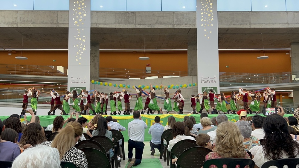 Multitudinaria fiesta de fin de curso del colegio Santo Tomás