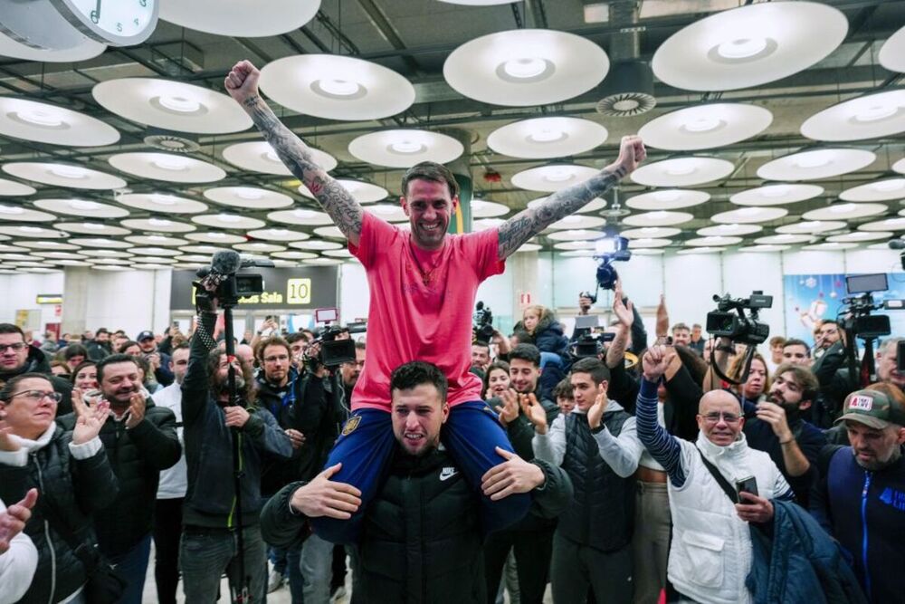 Santiago Sánchez Cogedor llega a Madrid tras ser liberado