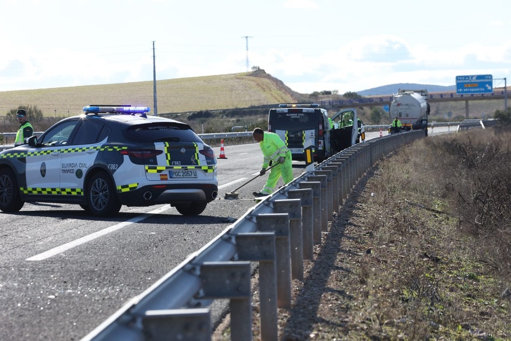 Fallece el conductor de una grúa arrollado por un camión