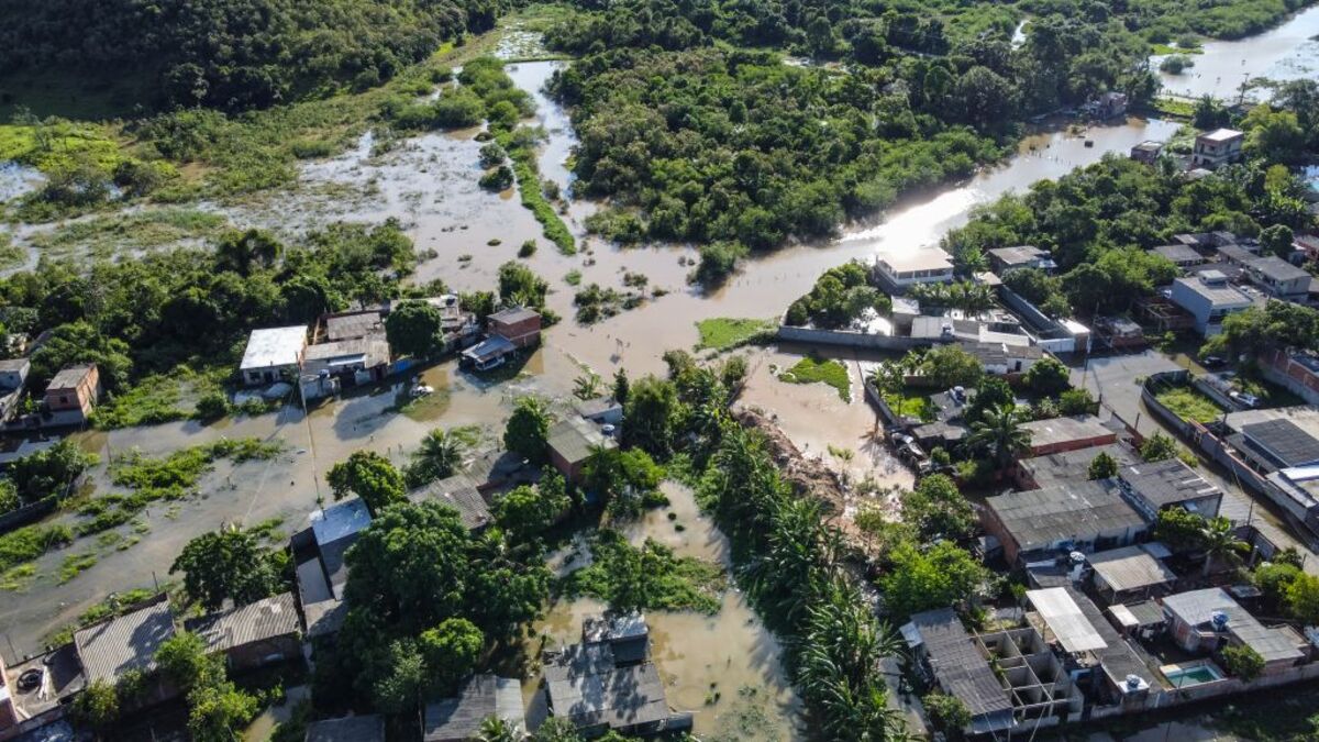 Suben a 12 las víctimas por las fuertes lluvias en Río de Janeiro  / ANDRÉ COELHO