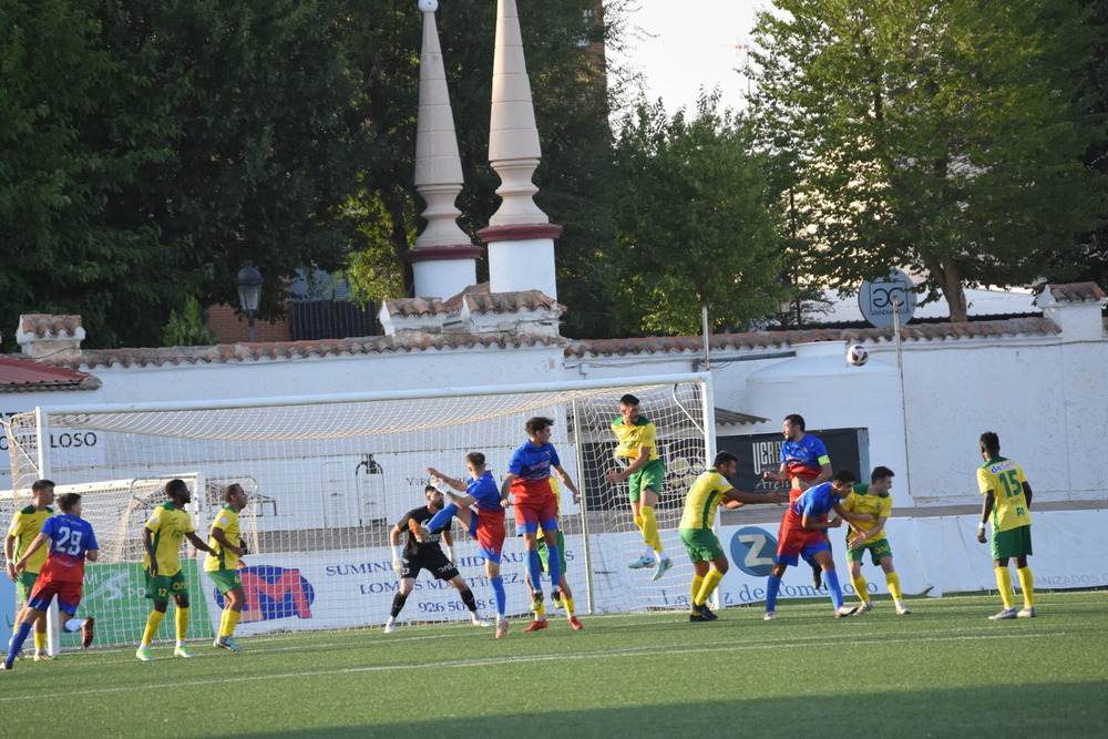 Los alcazareños inquietaron poco a Monreal.