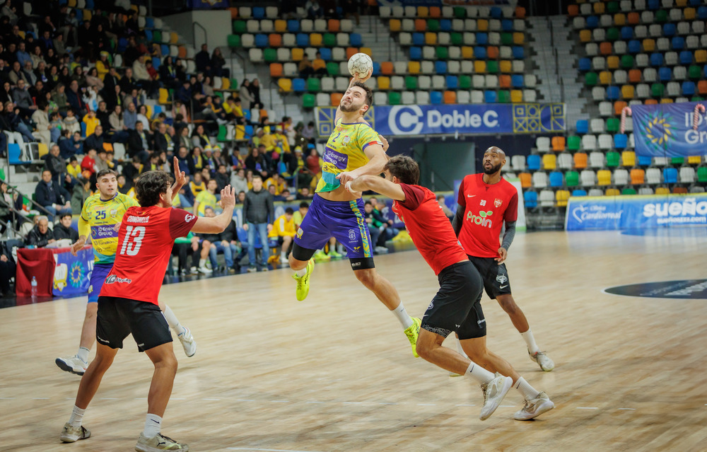 Defensa, madurez y nueva victoria del Caserío