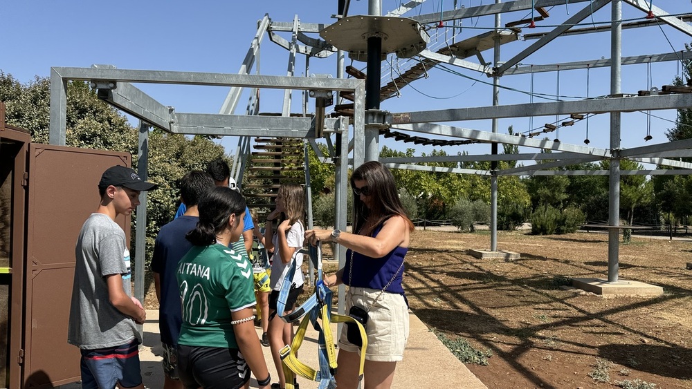 Visita de Pau Beltrán al Campamento Urbano de Infancia