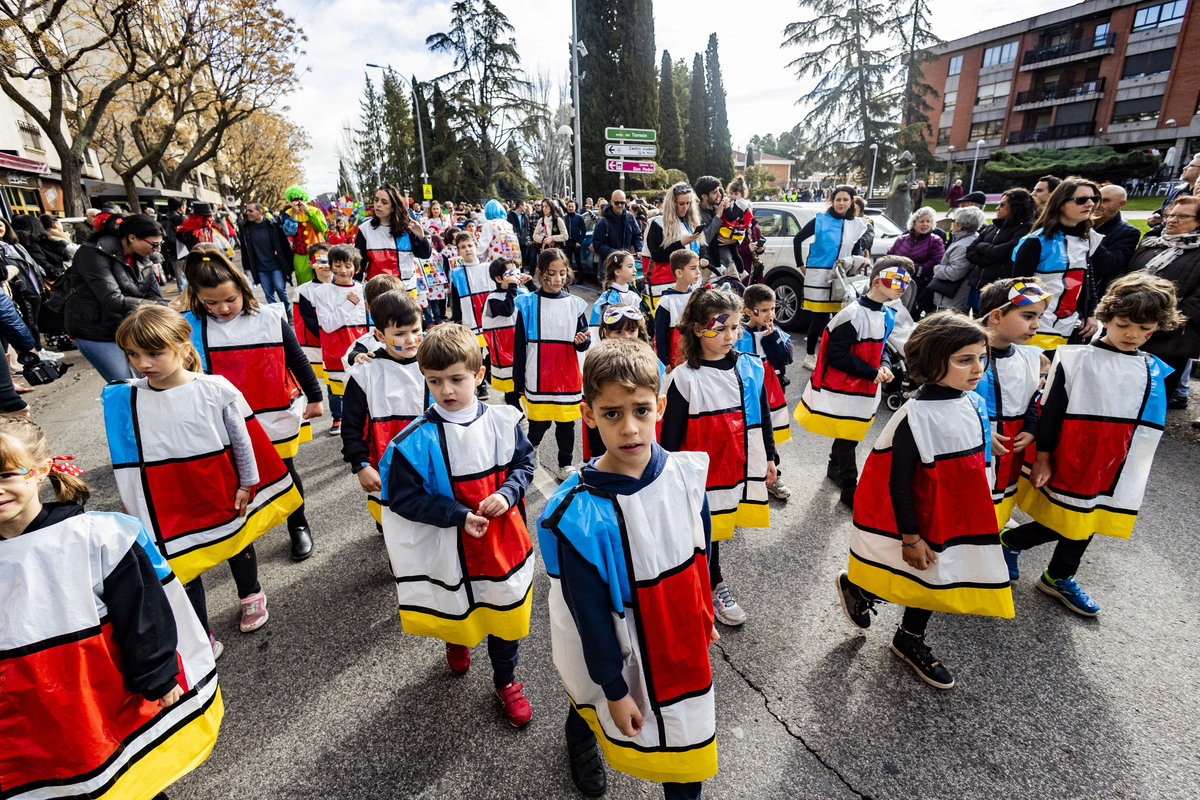 carnaval en ciudad real, desfile infantil de todos los colegios de ciudad real, en el primer desfile de carnaval de niños