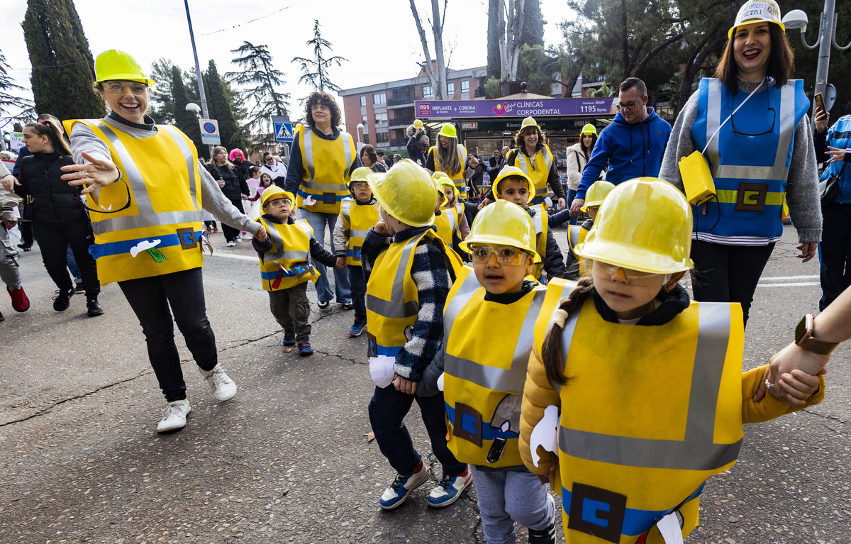 carnaval en ciudad real, desfile infantil de todos los colegios de ciudad real, en el primer desfile de carnaval de niños  / RUEDA VILLAVERDE