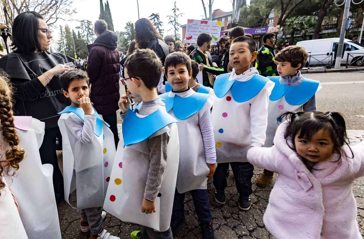 carnaval en ciudad real, desfile infantil de todos los colegios de ciudad real, en el primer desfile de carnaval de niños  / RUEDA VILLAVERDE