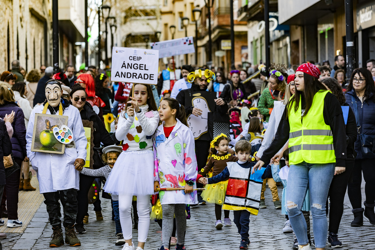 carnaval en ciudad real, desfile infantil de todos los colegios de ciudad real, en el primer desfile de carnaval de niños  / RUEDA VILLAVERDE