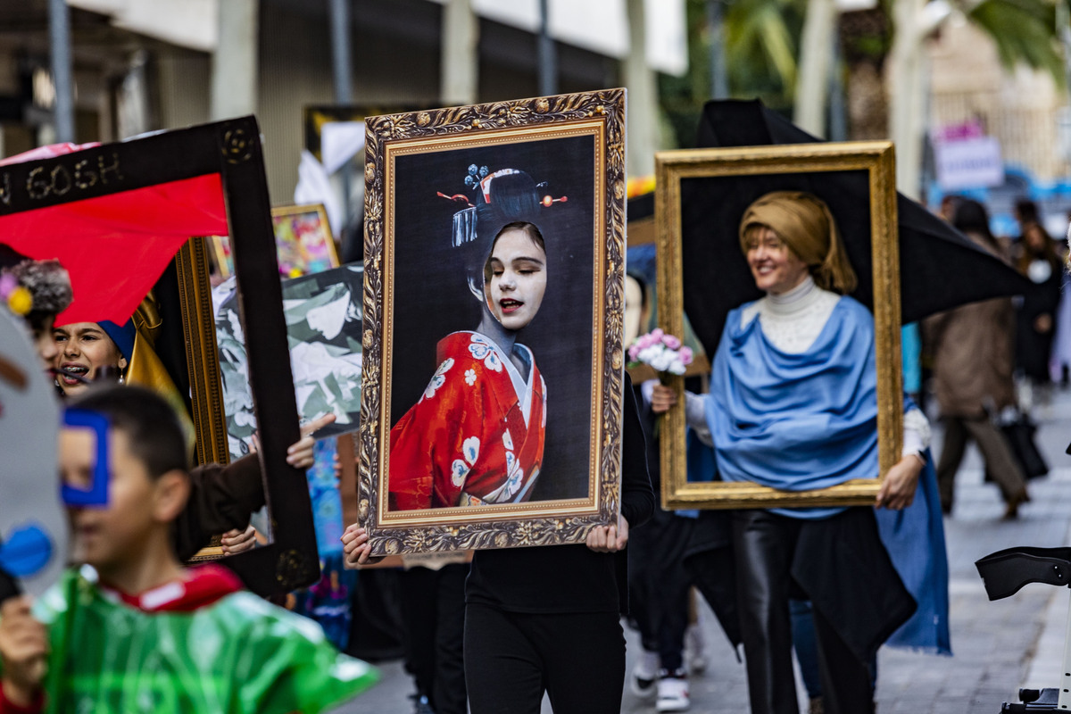 carnaval en ciudad real, desfile infantil de todos los colegios de ciudad real, en el primer desfile de carnaval de niños  / RUEDA VILLAVERDE