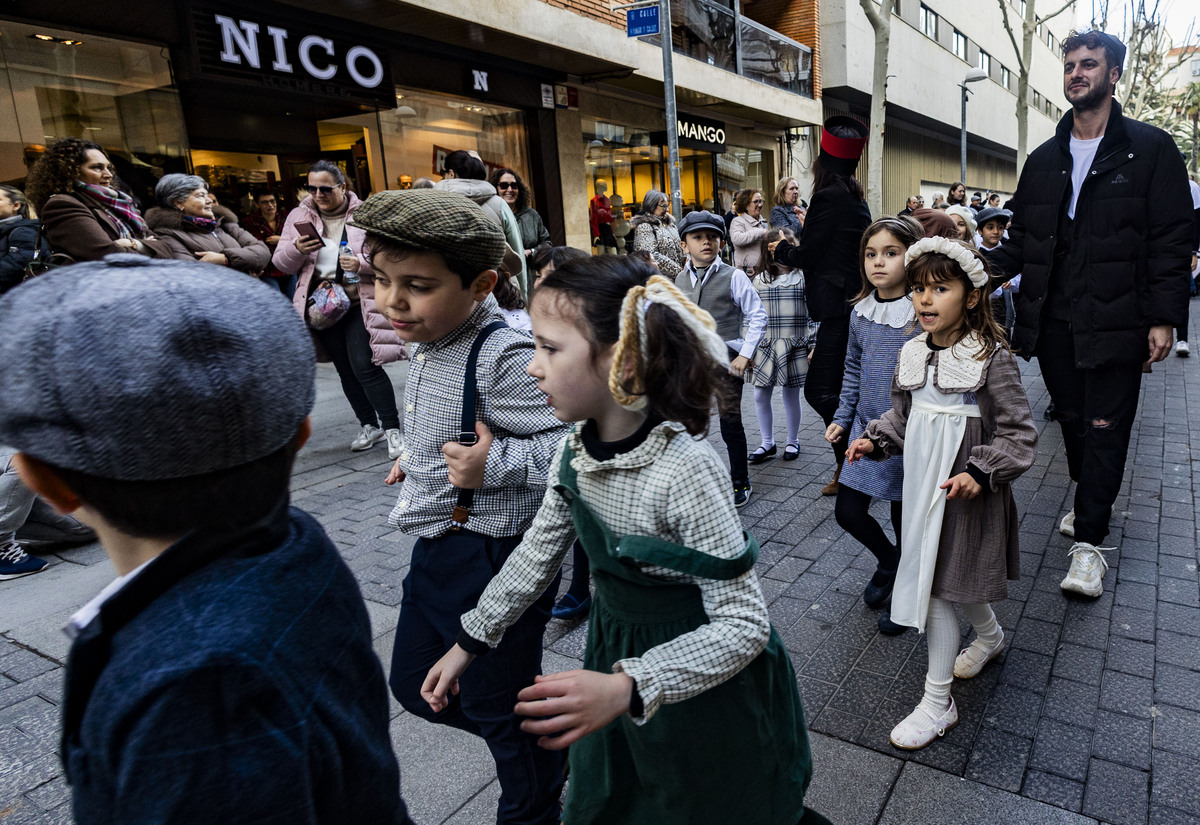 carnaval en ciudad real, desfile infantil de todos los colegios de ciudad real, en el primer desfile de carnaval de niños  / RUEDA VILLAVERDE