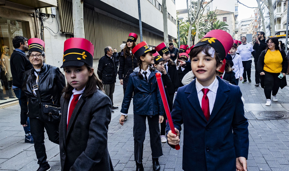 carnaval en ciudad real, desfile infantil de todos los colegios de ciudad real, en el primer desfile de carnaval de niños  / RUEDA VILLAVERDE