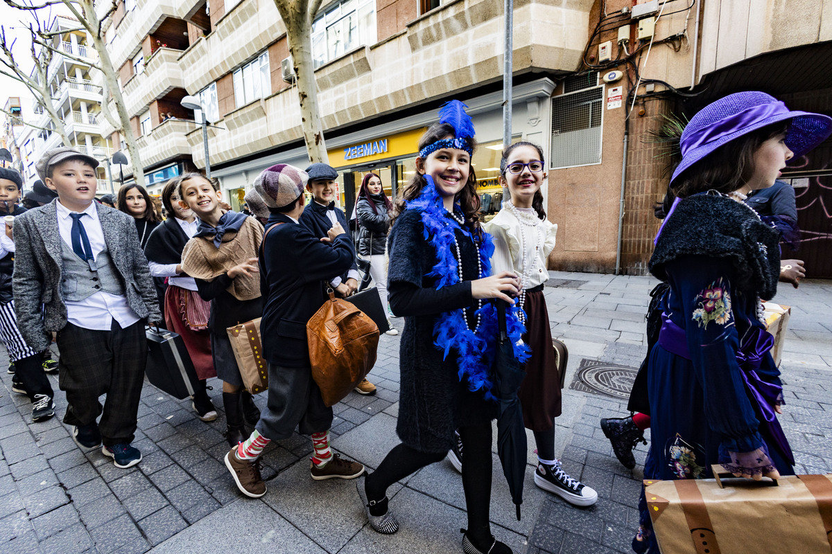 carnaval en ciudad real, desfile infantil de todos los colegios de ciudad real, en el primer desfile de carnaval de niños  / RUEDA VILLAVERDE