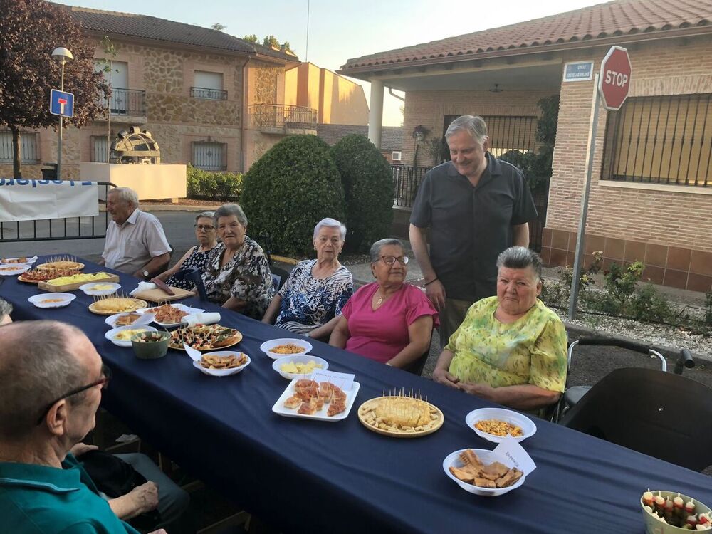 Los mayores toman el protagonismo en las Fiestas de Las Casas