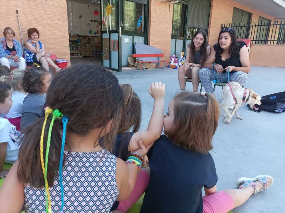 La organización Actúa visita el campamento de verano