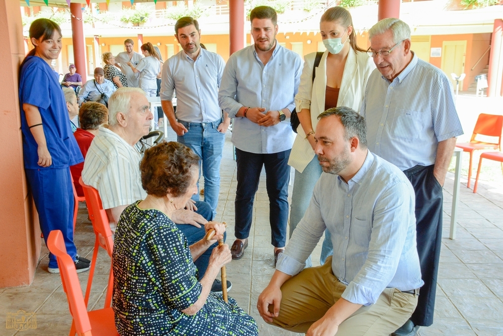 Navarro felicita la Feria a los usuarios de Elder 