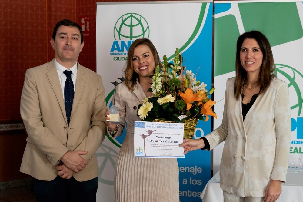 ANPE rinde homenaje a los docentes tras su jubilación