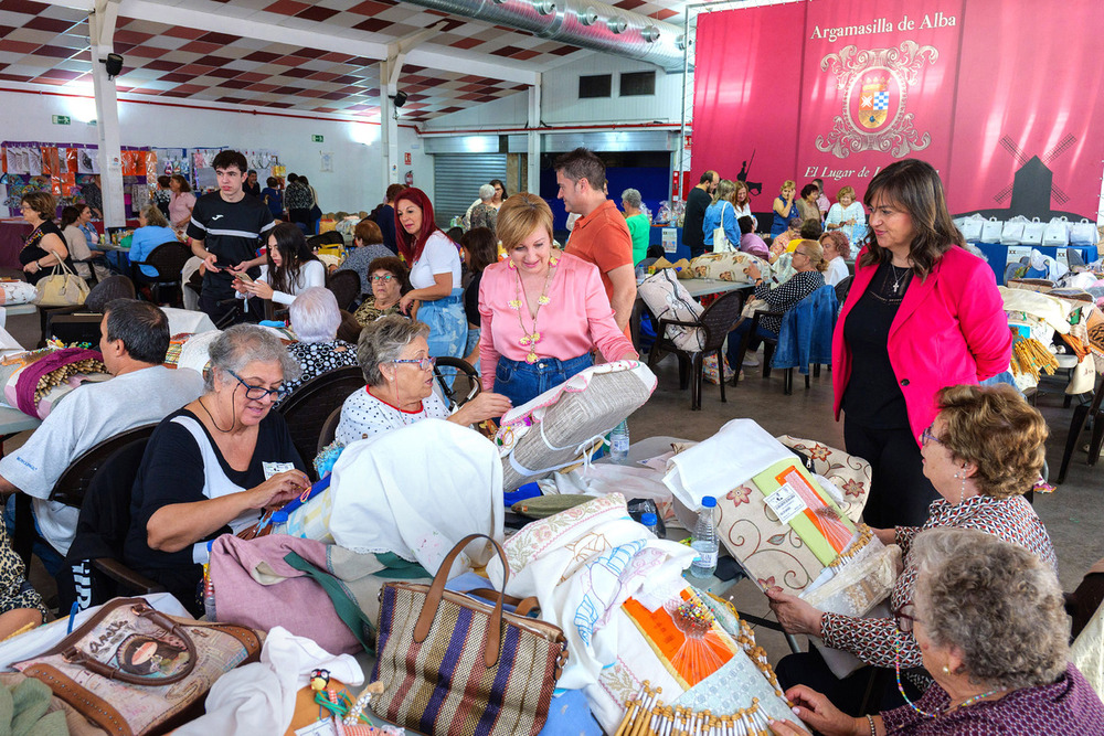 Más de 120 encajeras se reúnen en Argamasilla de Alba