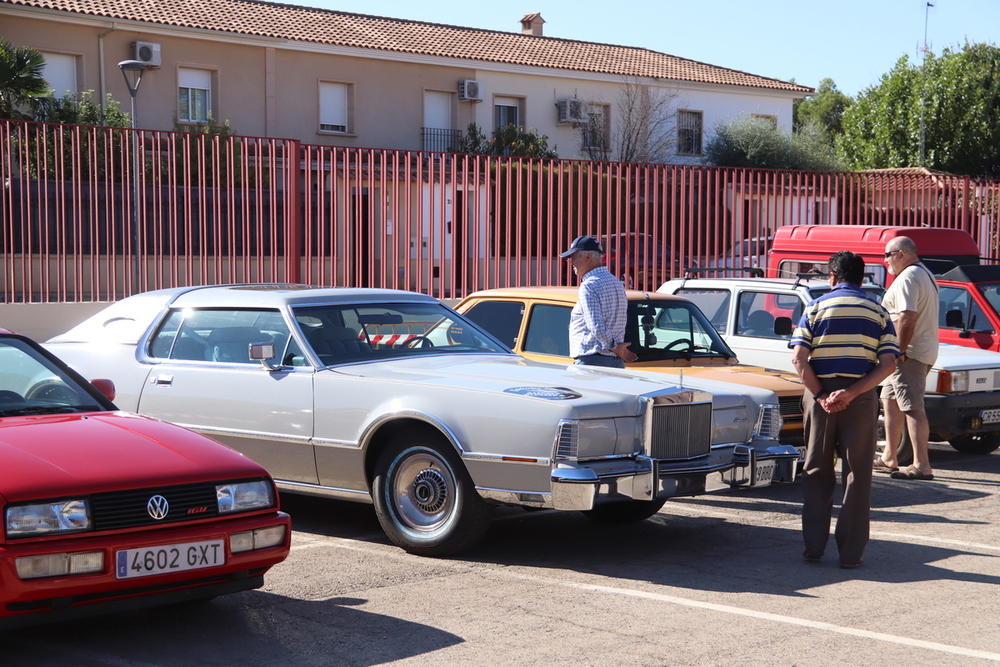 Manzanares reúne más de un 100 joyas de cuatro ruedas