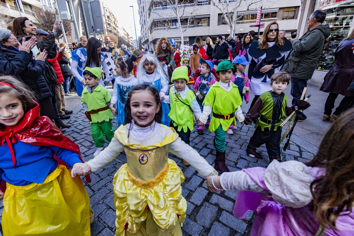 carnaval en ciudad real, desfile infantil de todos los colegios de ciudad real, en el primer desfile de carnaval de niños  / RUEDA VILLAVERDE