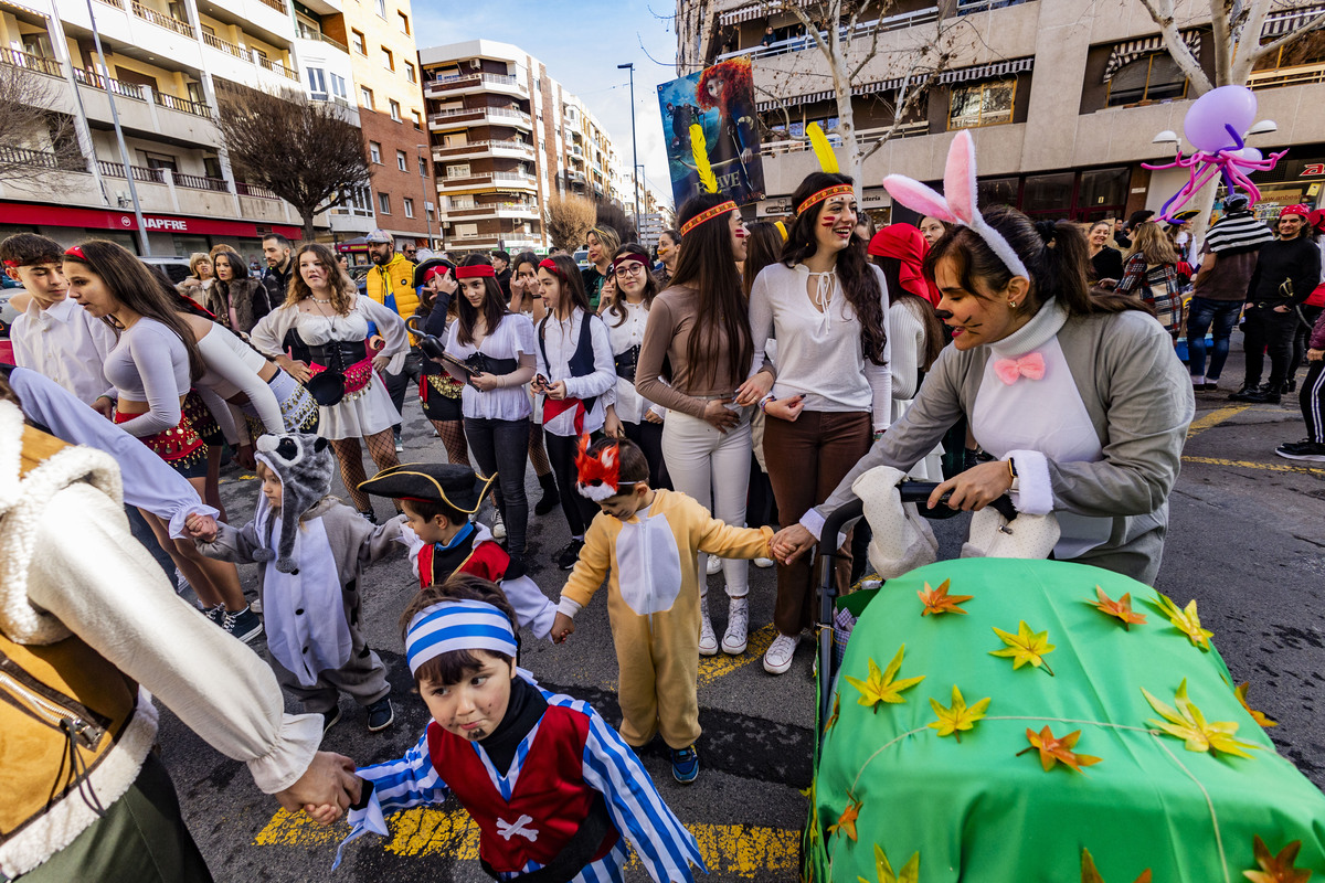 carnaval en ciudad real, desfile infantil de todos los colegios de ciudad real, en el primer desfile de carnaval de niños  / RUEDA VILLAVERDE