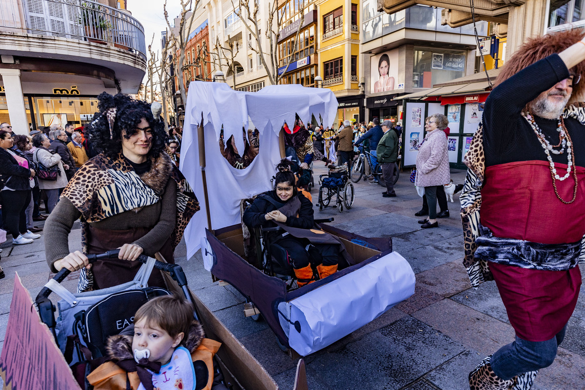 carnaval en ciudad real, desfile infantil de todos los colegios de ciudad real, en el primer desfile de carnaval de niños  / RUEDA VILLAVERDE