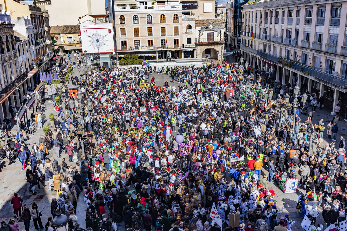 carnaval en ciudad real, desfile infantil de todos los colegios de ciudad real, en el primer desfile de carnaval de niños  / RUEDA VILLAVERDE