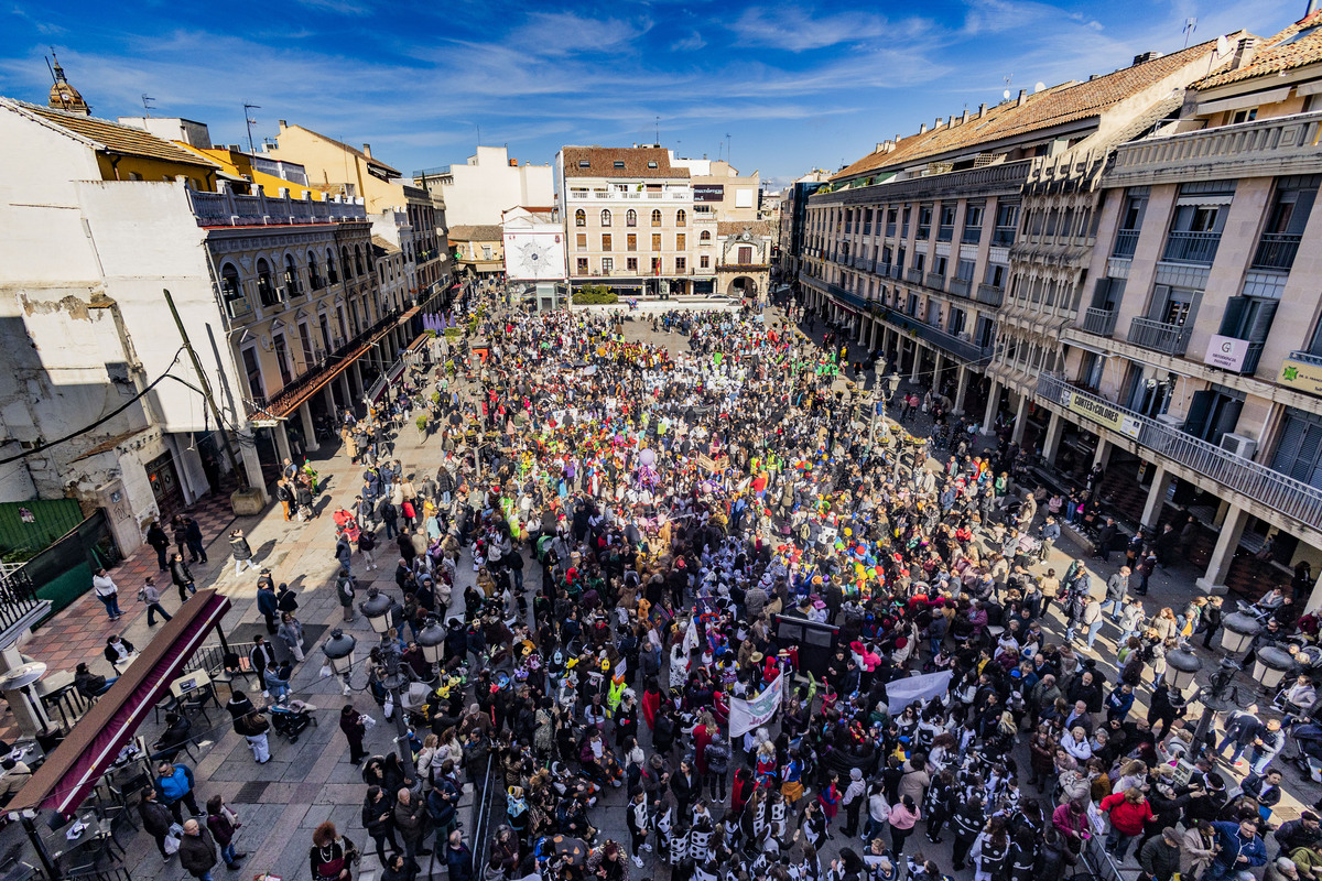 carnaval en ciudad real, desfile infantil de todos los colegios de ciudad real, en el primer desfile de carnaval de niños  / RUEDA VILLAVERDE