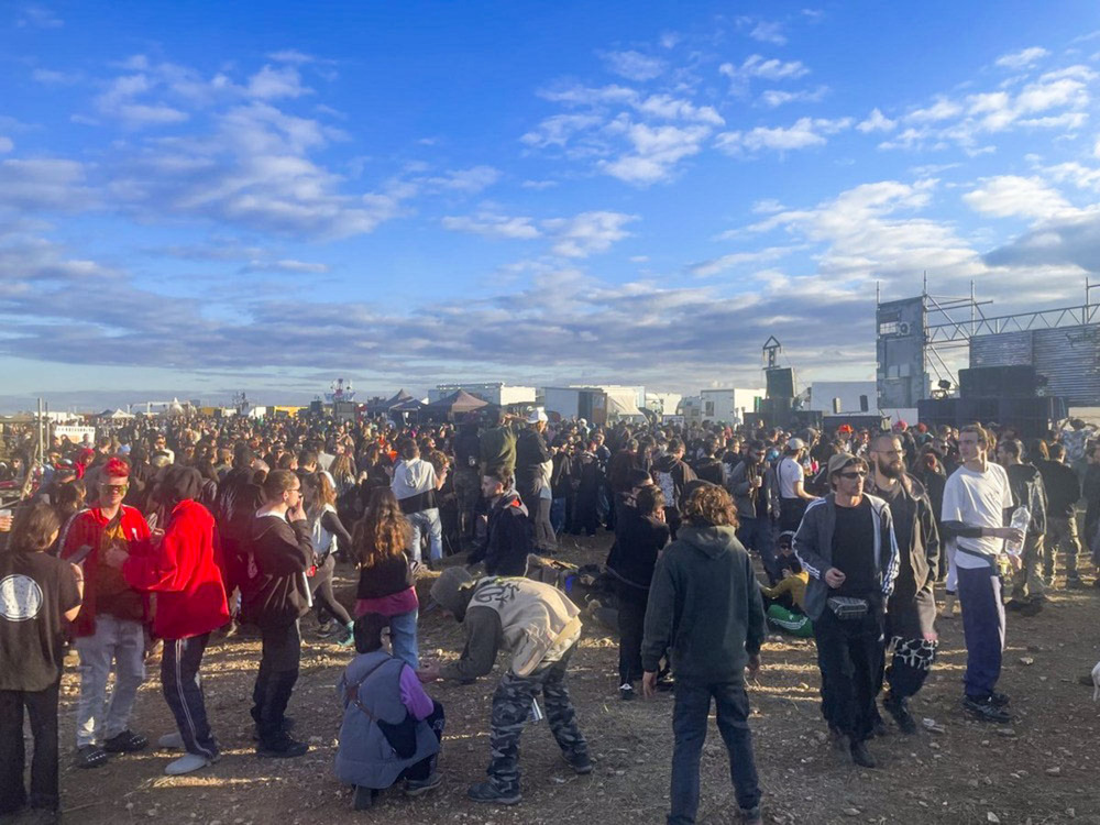 Rave ilegal en el aeropuerto de Ciudad Real