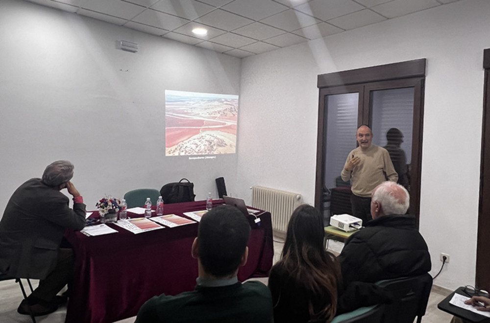 Imagen de la presentación de la tercera intervención arqueológica llevada a cabo en el yacimiento de Bocapucheros.