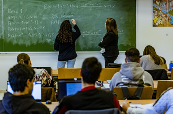 Tecnologías en un aula para enseñar como antes